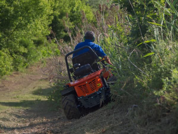 Stella Racoon 95 4WD Ride-on Flail Mower - Image 2